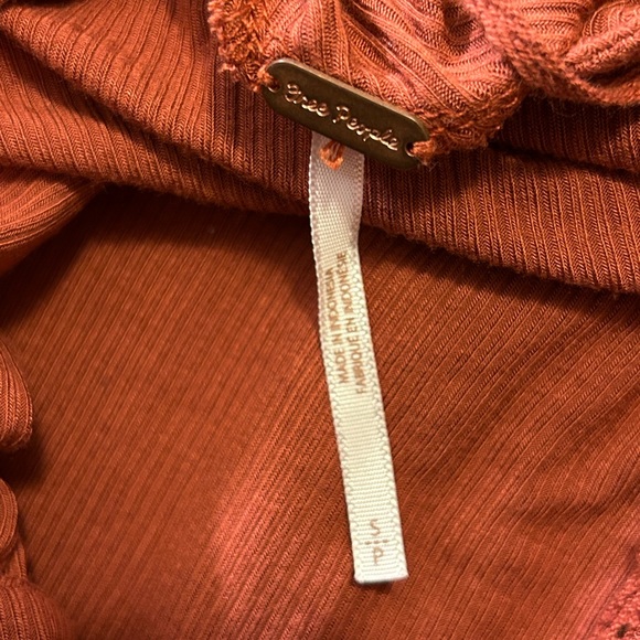 NEW✨ FREE PEOPLE TOP - Picture 5 of 7